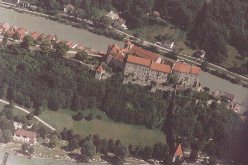 Luftbild der Burghauser Burg, Hauptburg
